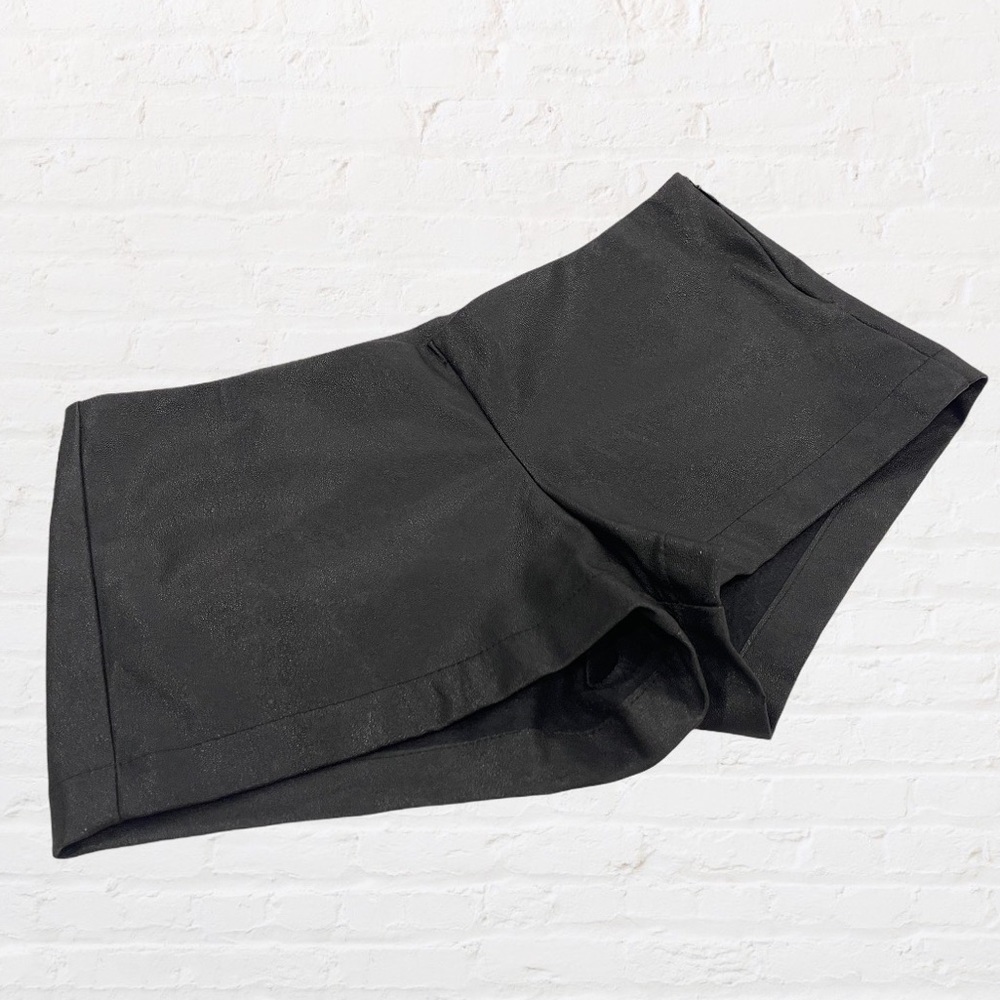 ❗️SOLD❗️Women’s Black faux Leather Shorts